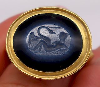JEWELRY. Roman 20kt Gold Mounted Nicolo Ring.