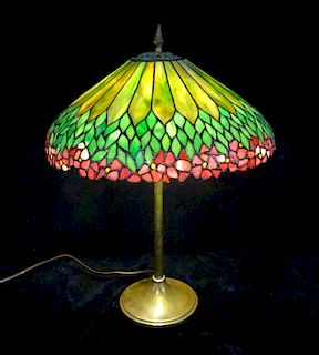 HANDEL STYLE GREEN & PINK LEADED GLASS WITH FLORAL BORDER, TRUMPET STYLE BRASS BASE