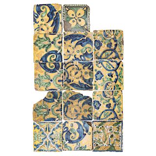 LOT OF MOSAICS. MEXICO, 19TH CENTURY. Talavera, polychromed decoration, various designs, floral and vegetal motifs. 4.7 x 4.7 in each one