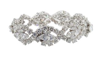 Exquisite Ladies Platinum 30.00ct Diamond Bracelet
