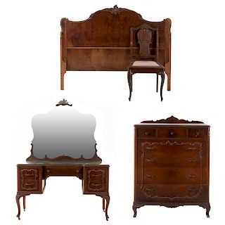 Recámara. SXX. En talla de madera. Consta de: Cabecera individual y silla, Tocador con espejo y cómoda. 170 x 128 x 46 cm. (tocador)