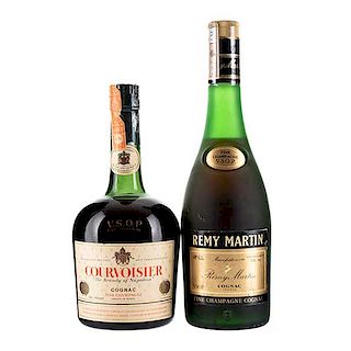 Lote de cognac. Courvoisier y Remy Martin. V.S.O.P. Total de piezas: 2