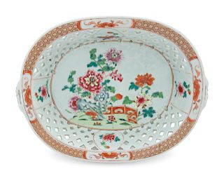 A Chinese Export Porcelain Bowl 
