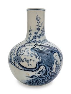A Chinese Blue and White Porcelain Bottle Vase