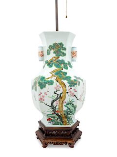 A Chinese Export Porcelain Table Lamp