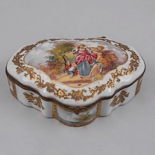 Alhajero. Francia, siglo XX. Elaborado en porcelana tipo Sèvres con filos en metal dorado. Decorado con escenas costumbristas.