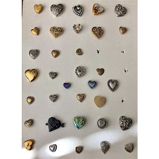 5 CARDS OF HEART BUTTONS