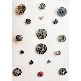4 LARGE CARDS OF METAL PICTURE BUTTONS