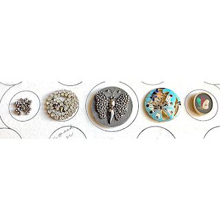 SMALL CARD OF VARIOUS MATERIAL BUTTERFLY BUTTONS
