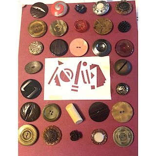 10 CARDS OF ASSORTED PLASTIC BUTTONS