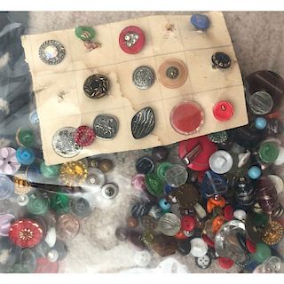 BAG LOT OF ASSORTED BLACK AND CLEAR & COLORED GLASS BUTTONS