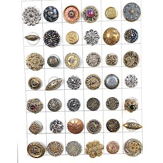 CARD OF ASSORTED METAL PICTORIAL AND PATTERN BUTTONS