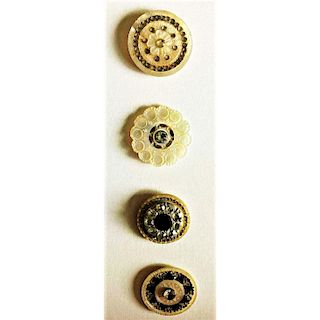 SMALL CARD OF MEDIUM 18TH CENTURY PEARL BUTTONS