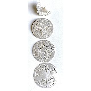 4 CARVED BETHLEHEM PEARL BUTTONS INCL.A REALISTIC BIRD