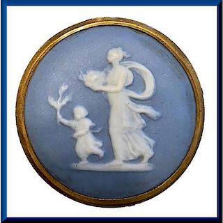 A LARGE JASPERWARE (WEDGWOOD) BUTTON FROM THE 19TH c.