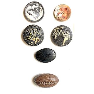 SMALL CARD OF PASTIMES, GAMES AND SPORTS BUTTONS