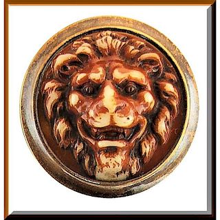 1 LARGE HIGH RELIEF IVROID BUTTON DEPICTING A LION HEAD