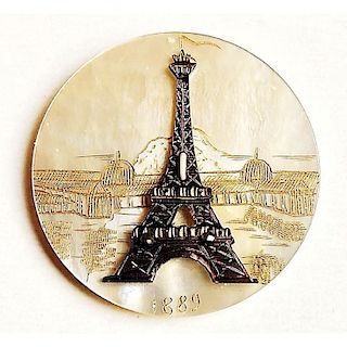 1 LARGE ENGRAVED AND GILDED PEARL EIFFEL TOWER