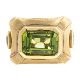 A Ladies Peridot & Tsavorite Ring in 18K Gold