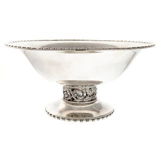 Elizabeth II Silver Pedestal Centerbowl