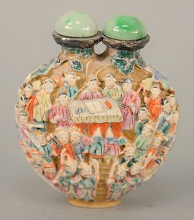 Chinese porcelain double snuff bottle, molded scene with figures in a landscape and courtyard, gilt and gold ground and bottom, 18th/19th century. hei