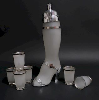Art Deco Derby Silver Co. Cocktail Shaker & Glasse