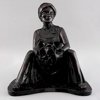 LUIS STREMPLER. Mujer con ramo de alcatraces. Firmada y fechada '89. Fundición en bronce patinado con base de mármol negro.