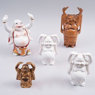 Lote de budas Hotei. Taiwan , Filipinas y Japón siglo XX. Elaborados en cerámica, antimonio dorado y una talla en madera. Pz: 5