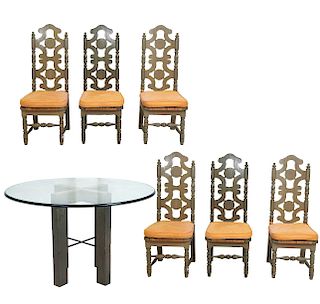 Antecomedor. Siglo XX. Elaborado en madera tallada con cubierta de vidrio y 6 sillas. Piezas: 7