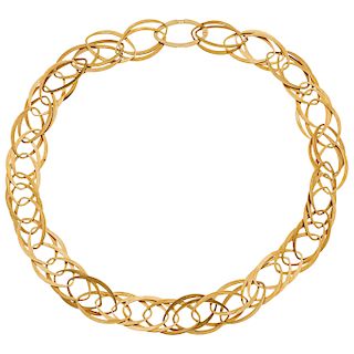 A yellow gold 18 K necklace.