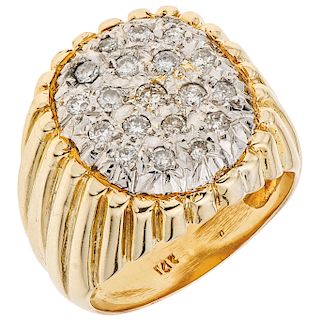 A yellow gold 14 K diamond ring. 