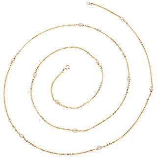 A yellow gold 18 K necklace with cultured pearls.
