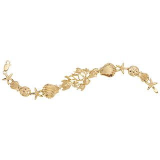 A yellow gold 154 K bracelet.
