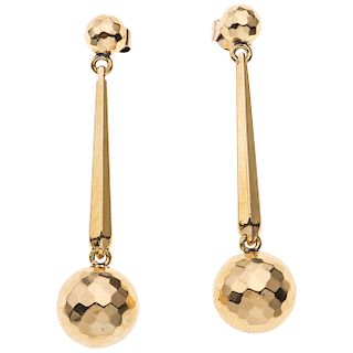 A yellow gold 18 K pair of earrings.