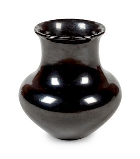 Maria Martinez 
(San Ildefonso, 1887-1980)
Blackware Jar
