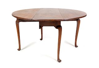A Federal Mahogany Drop-Leaf Table