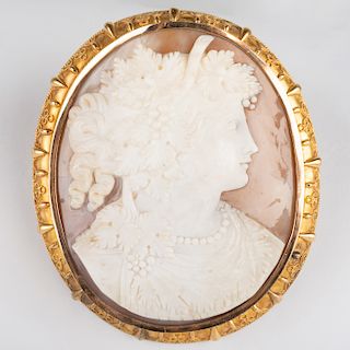 Victorian 18k Gold and Shell Cameo Brooch