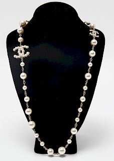 Chanel Faux-Pearls Costume Linked Necklace