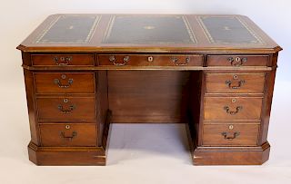 Antique Kneehole Desk with Leathertop