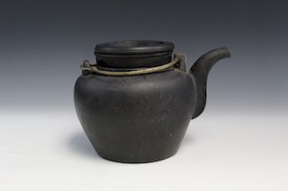 Chinese antique yixing teapot. 19th C.