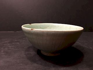 ANTIQUE Chinese Celadon LONGQUAN BOWL, YUAN.  4 3/4" x 2 1/4" H