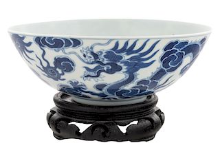 A CHINESE PORCELAIN BOWL FOR THE VIETNAMESE MARKET FROM AN IMPERIAL COLLECTION, QING DYNASTY, 1807-1847 