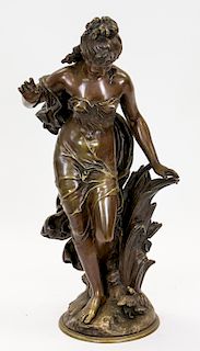A BRONZE FIGURE OF A WOMAN, 19TH CENTURY