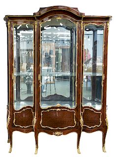 A FRANCOIS LINKE-STYLE PARQUETRY AND BOIS SATINE ORMOLU-MOUNTED VITRINE, LATE 19TH CENTURY