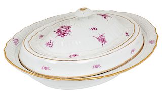 A RUSSIAN COVERED PORCELAIN SERVING DISH, IMPERIAL PORCELAIN FACTORY, ST. PETERSBURG, PERIOD OF NICHOLAS I, 1825-1855