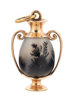 A FABERGE GOLD-MOUNTED HARDSTONE EGG PENDANT, ST. PETERSBURG, 1896-1908