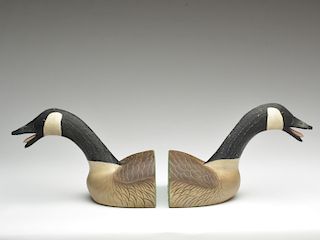 Pair of calling Canada goose bookends, Ward Brothers, Crisfield, Maryland.