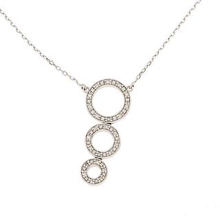 Collar y pendiente con diamantes en oro blanco de 18k. 24 diamantes corte 8 x 8. Peso: 3.4 g.