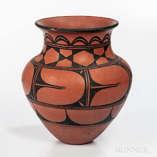 Large Contemporary Santo Domingo Pottery Jar