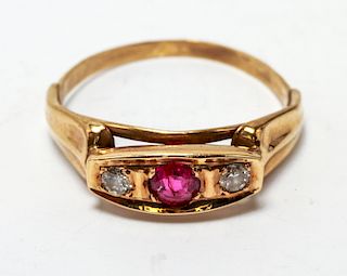 Yellow Gold Ruby & Diamonds Ring